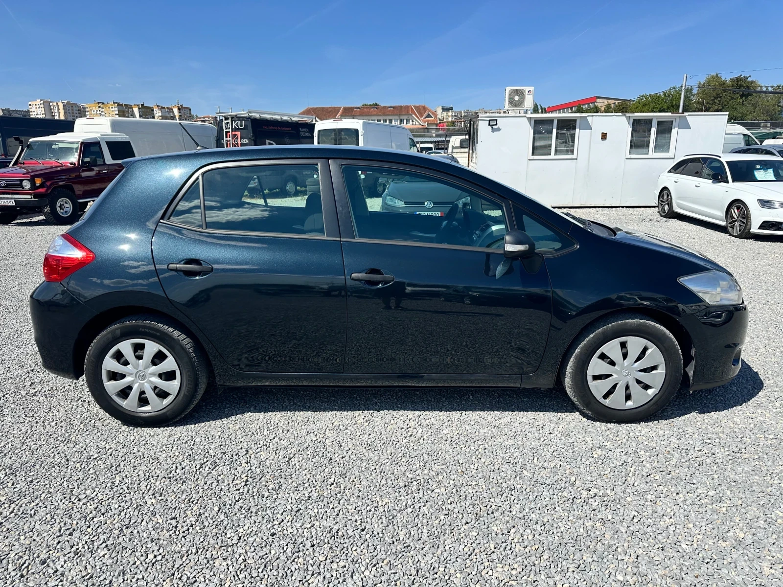 Toyota Auris 1.3 i- 99ps - изображение 4