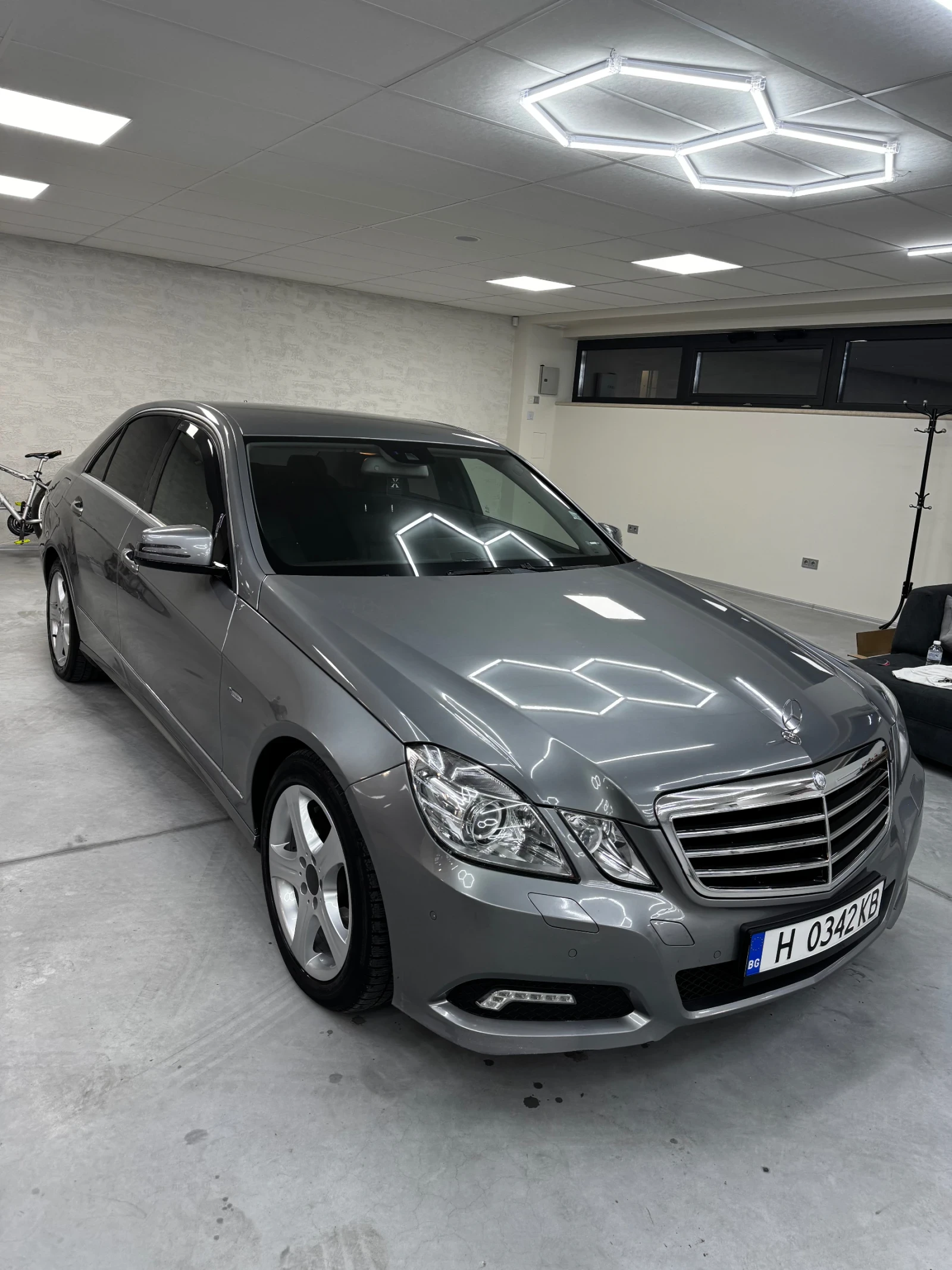 Mercedes-Benz E 200 CDI - изображение 2