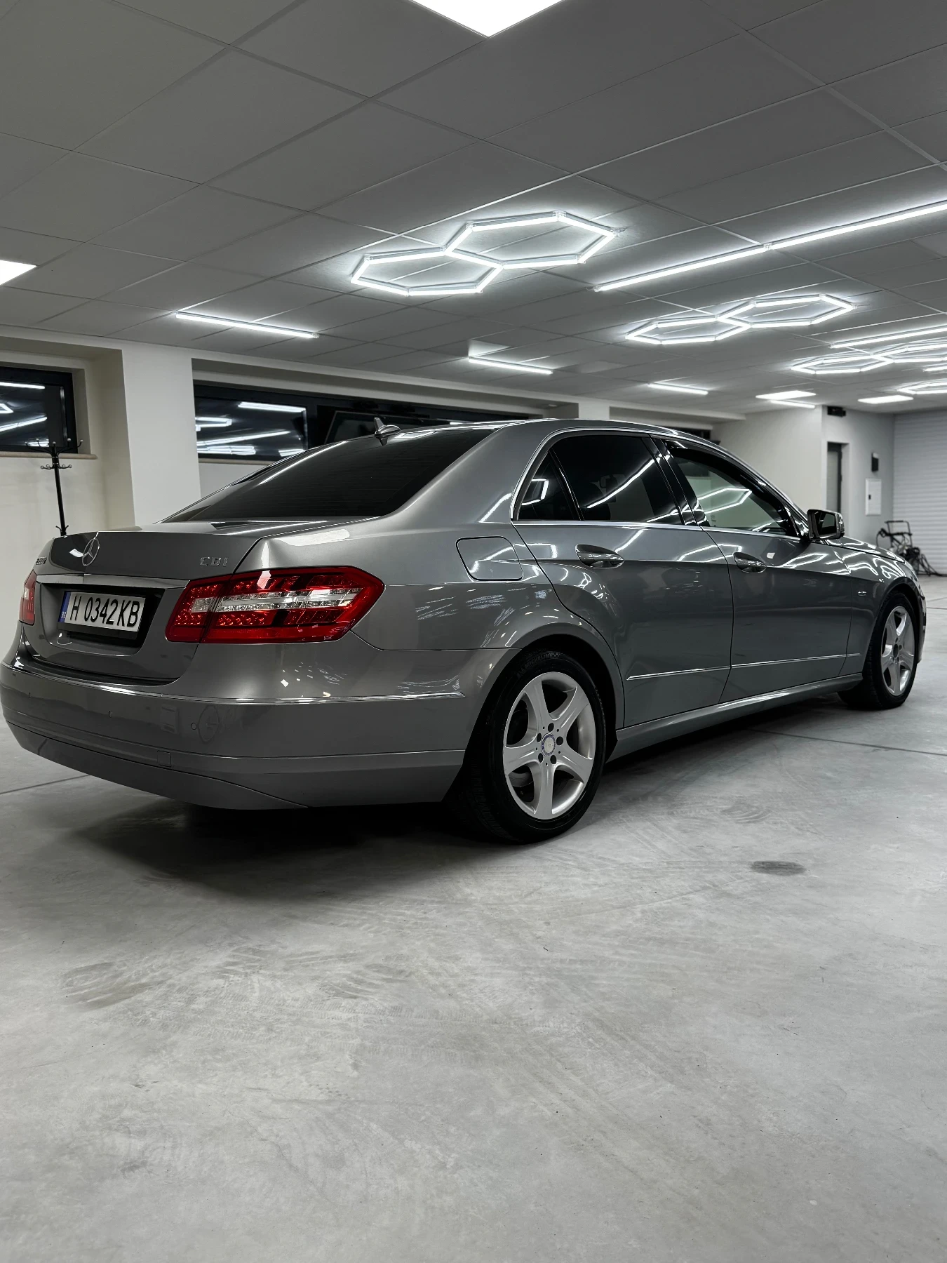 Mercedes-Benz E 200 CDI - изображение 4
