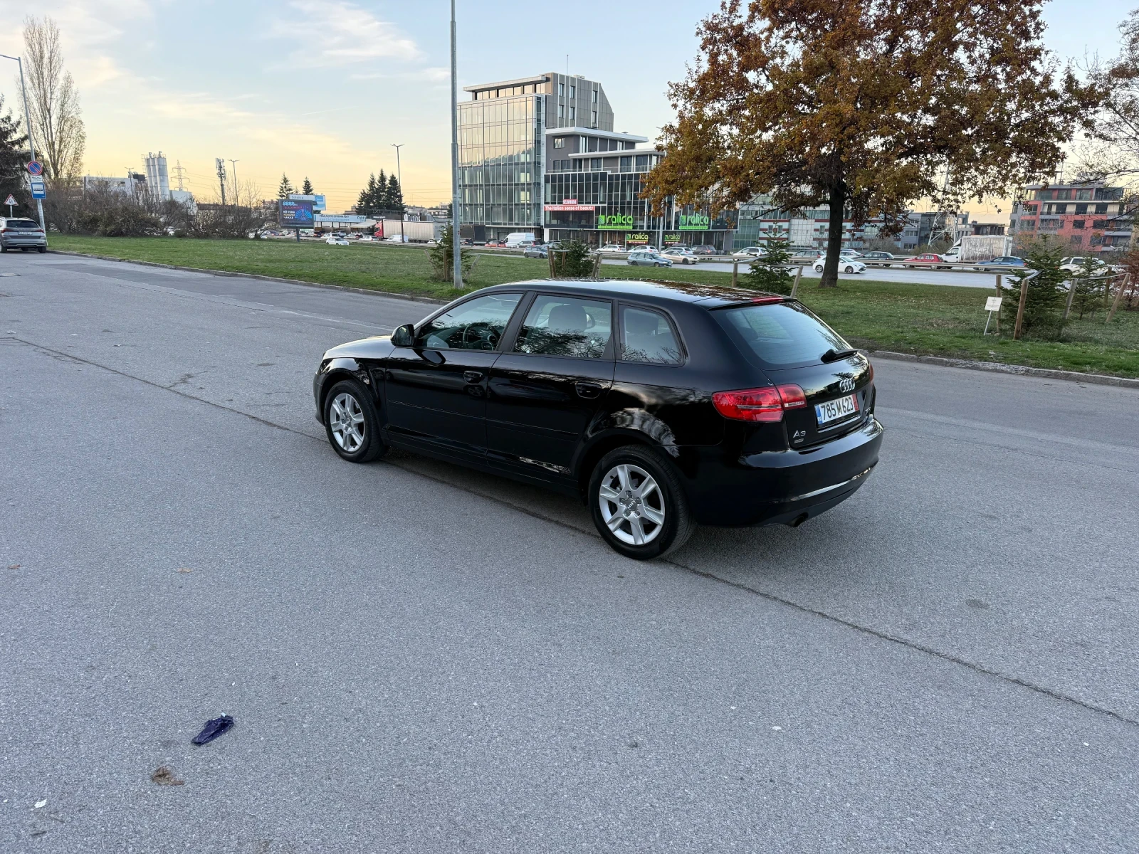 Audi A3 Sportback 1.6TDI СЕРВИЗНА ИСТОРИЯ! - изображение 3