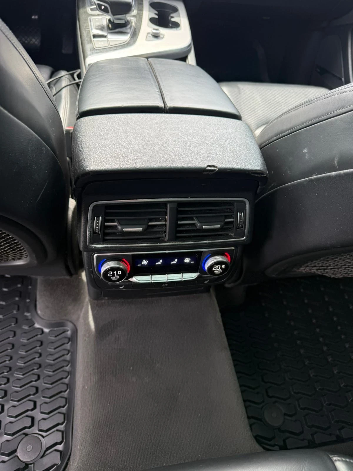 Audi Q7 3.0 T Quattro 6+ 1 Distronic Full LED 120 хил км, снимка 8 - Автомобили и джипове - 54186378