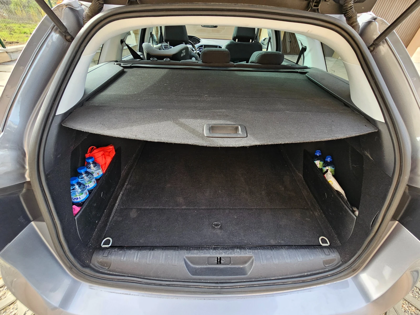 Peugeot 308 SW 2.0 BlueHDI, снимка 12 - Автомобили и джипове - 54227900