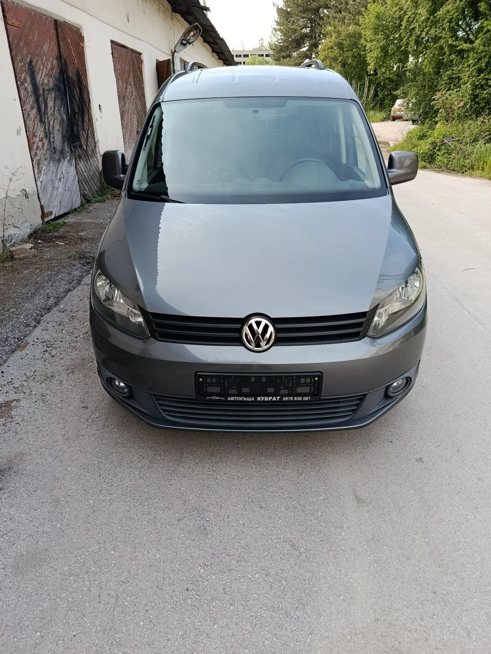 VW Caddy TDI, снимка 14 - Автомобили и джипове - 54455397