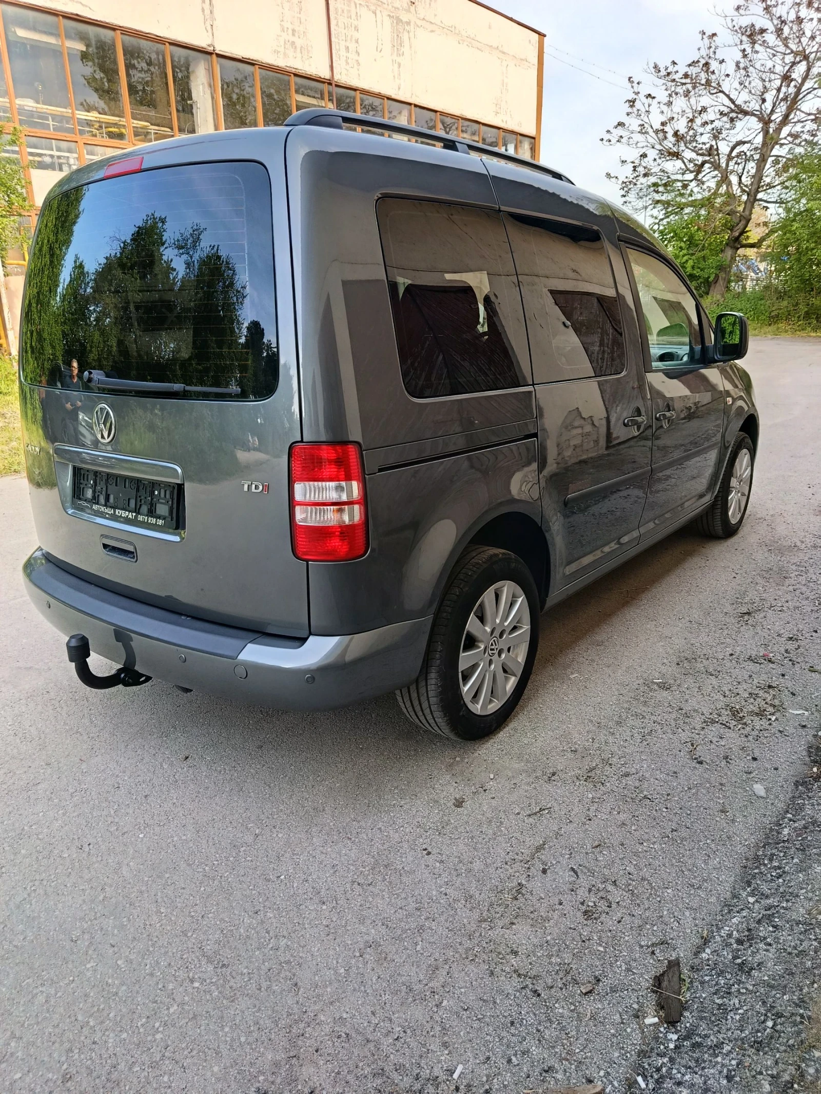 VW Caddy TDI, снимка 5 - Автомобили и джипове - 54455397