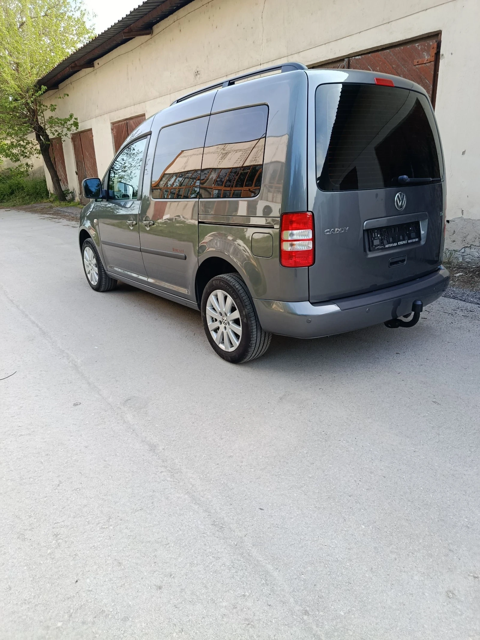 VW Caddy TDI, снимка 3 - Автомобили и джипове - 54455397