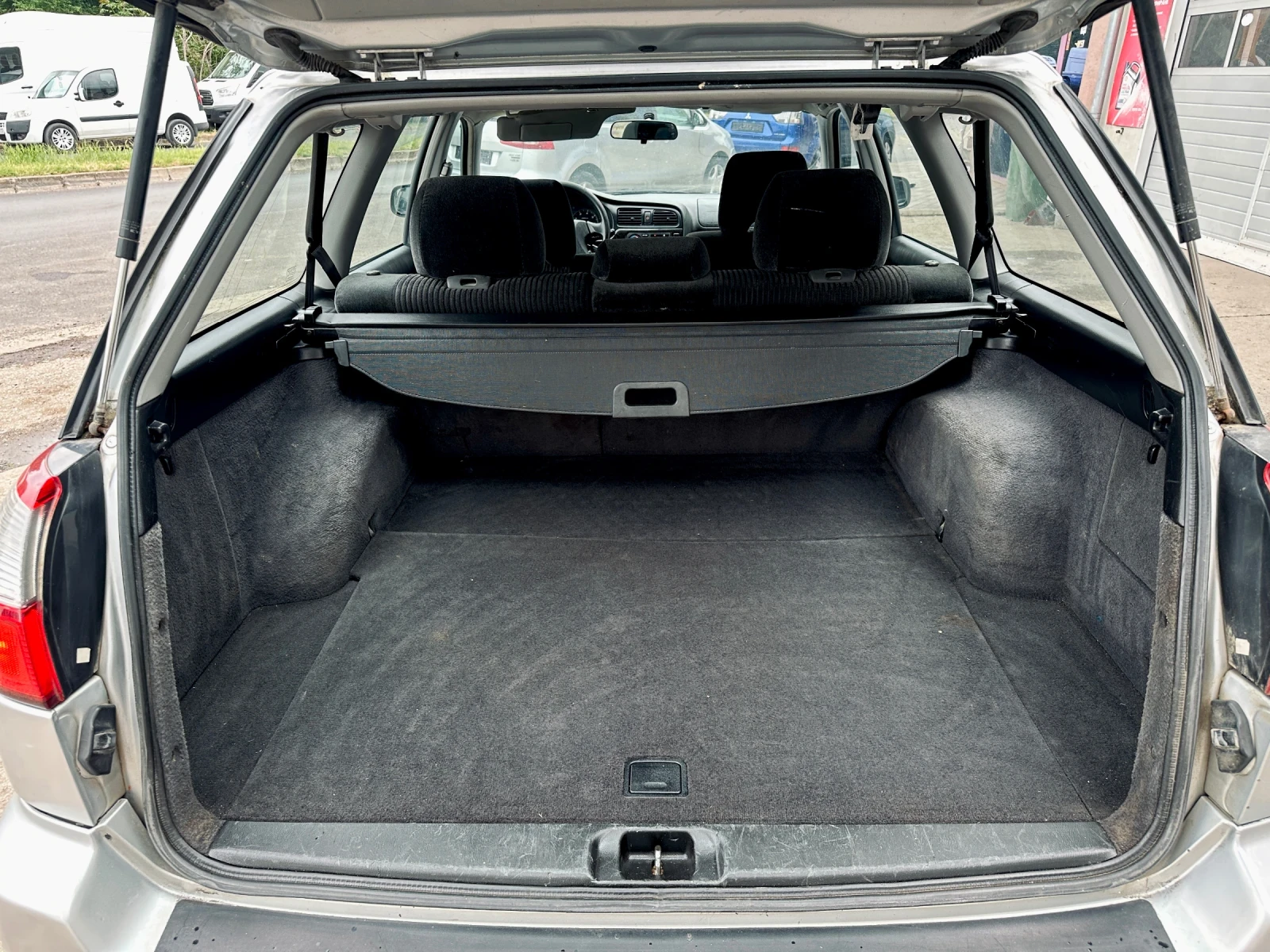 Subaru Legacy 2.5i / 4X4, снимка 13 - Автомобили и джипове - 54459574