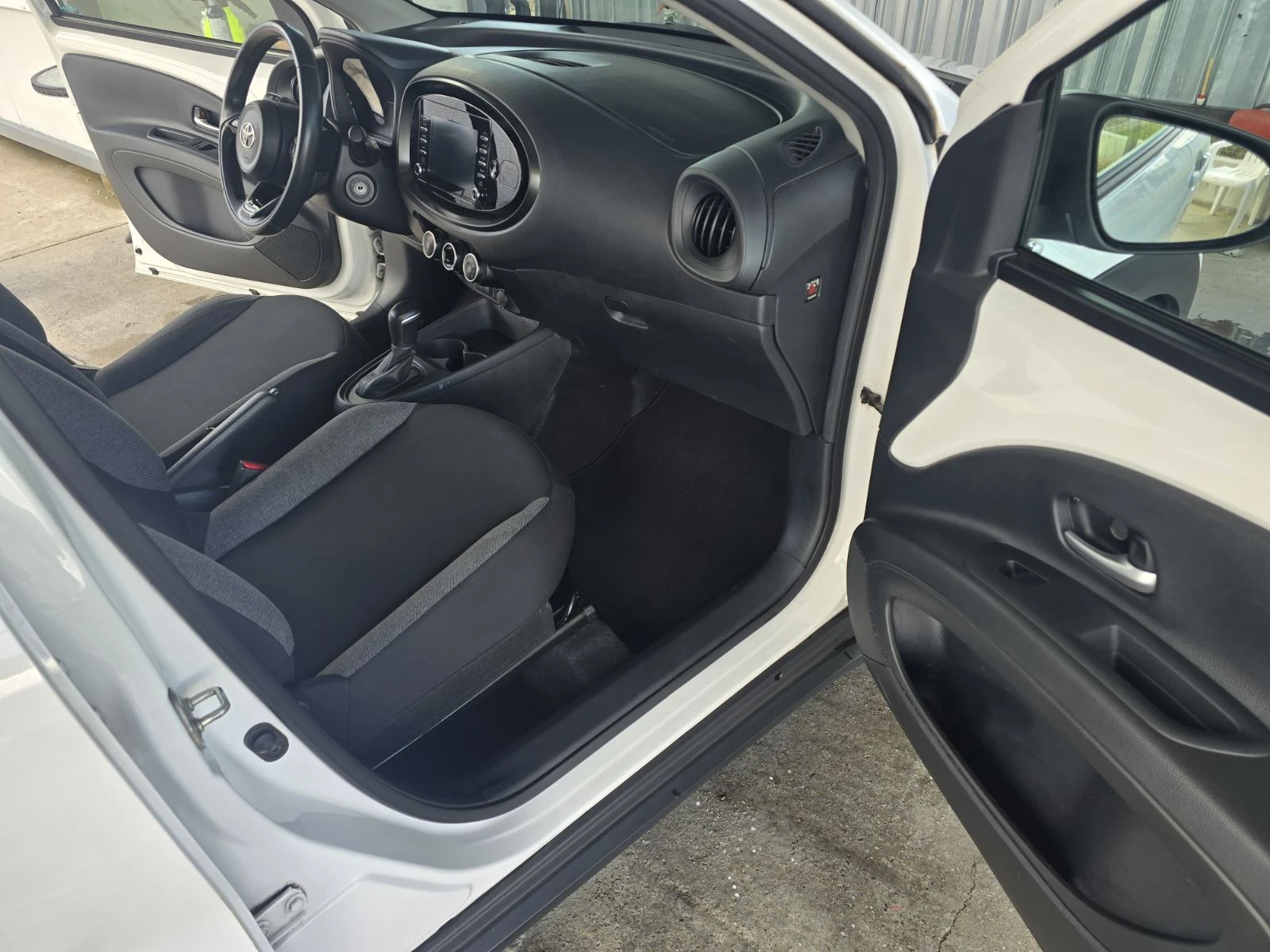 Toyota Aygo 1.0 VVT-i CVT ���������| ������| ��������� | Mobile.bg � ����������� 13