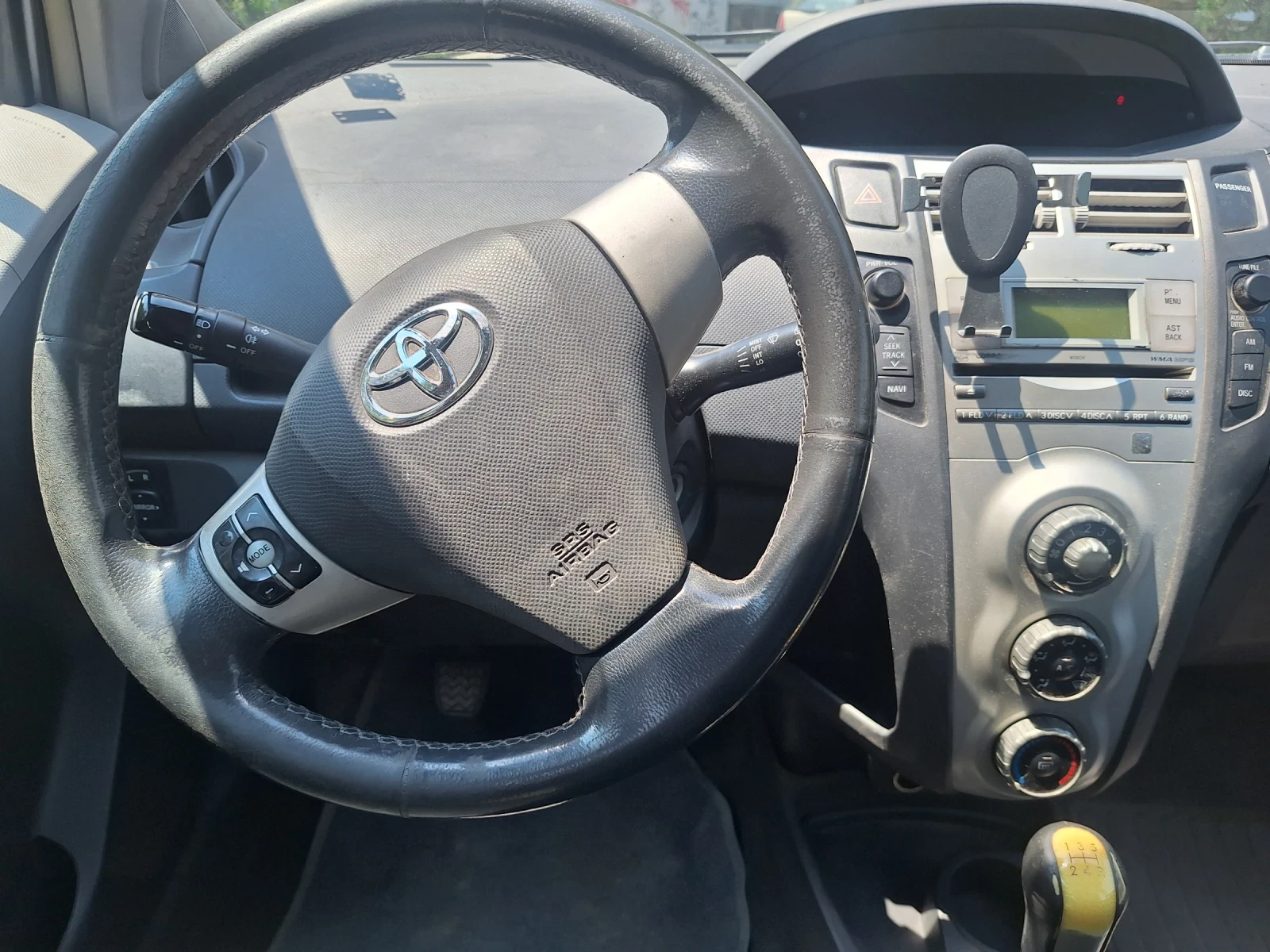 Toyota Yaris Лек автомобил, снимка 6 - Автомобили и джипове - 55071876