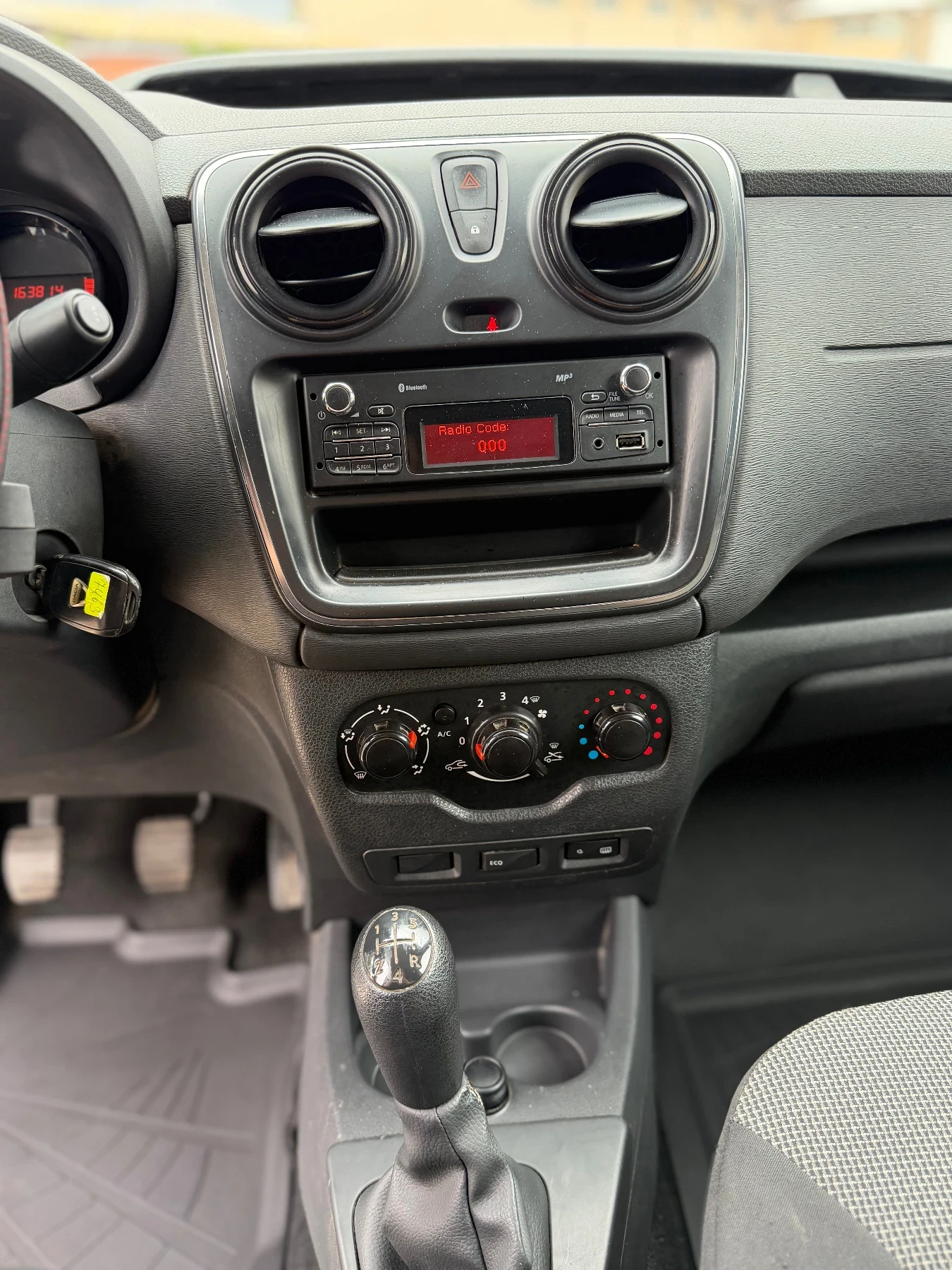 Dacia Dokker, снимка 5 - Автомобили и джипове - 55392503