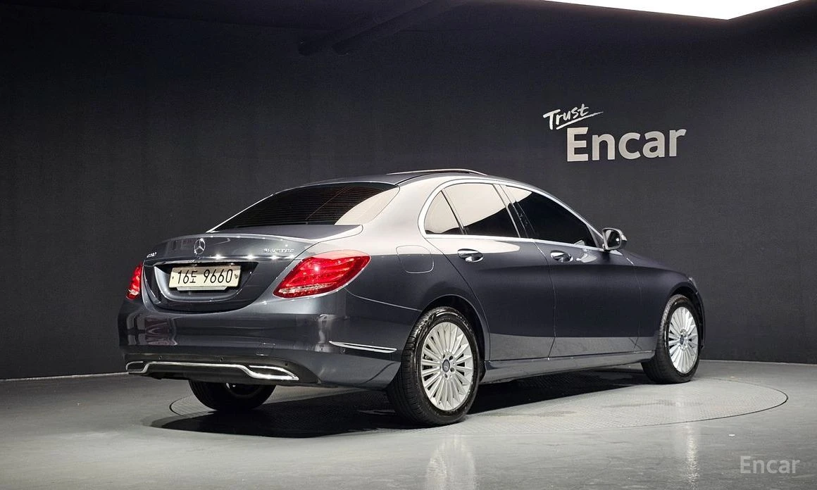 Mercedes-Benz C 220, снимка 2 - Автомобили и джипове - 55402291