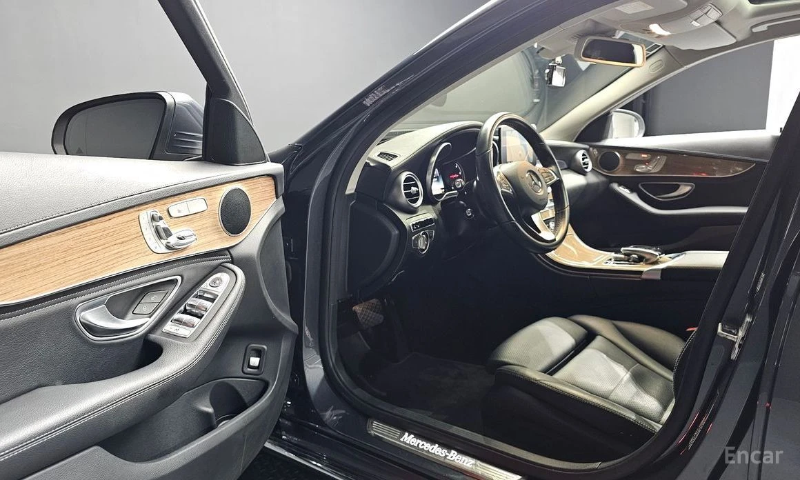 Mercedes-Benz C 220, снимка 10 - Автомобили и джипове - 55402291