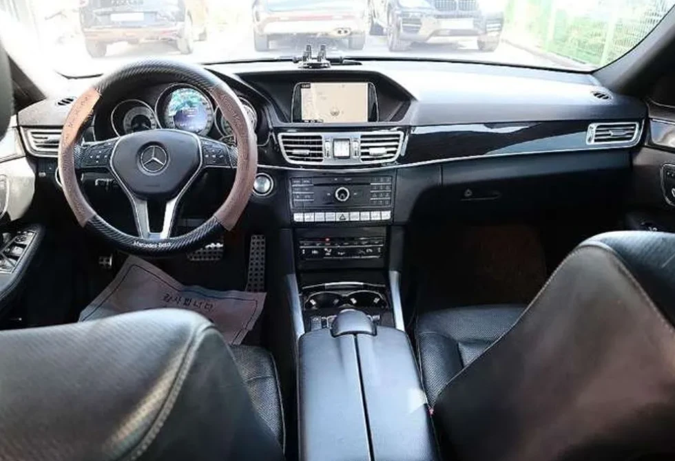 Mercedes-Benz E 350 CDI * AMG LINE * ОБДУХВАНЕ * 360 КАМЕРА * , снимка 6 - Автомобили и джипове - 55408014