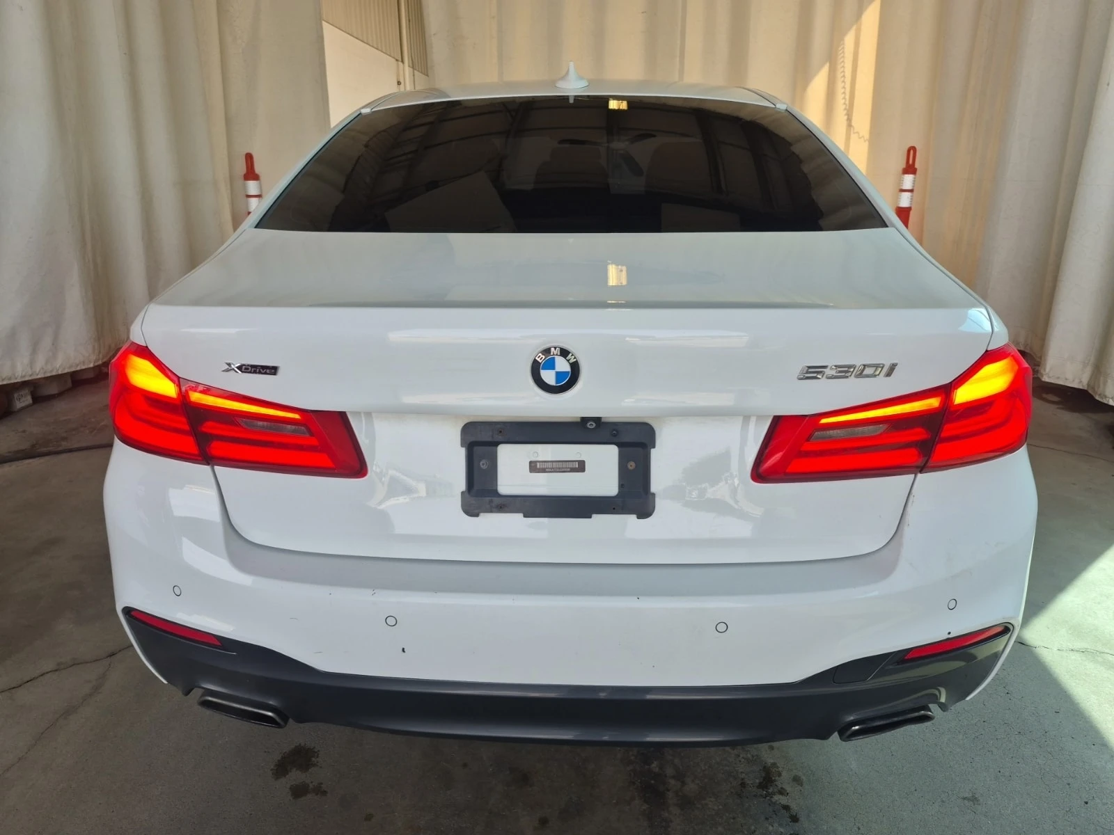 BMW 530 I XDRIVE / HUD / HARMAN KARDON / PANO, снимка 5 - Автомобили и джипове - 55846653