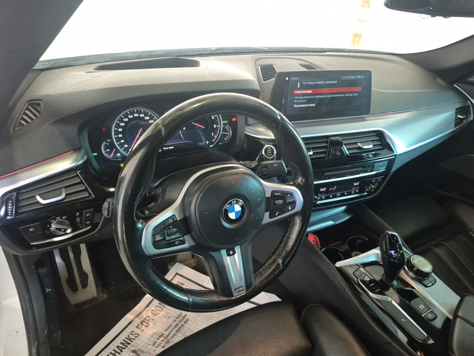 BMW 530 I XDRIVE / HUD / HARMAN KARDON / PANO, снимка 11 - Автомобили и джипове - 55846653