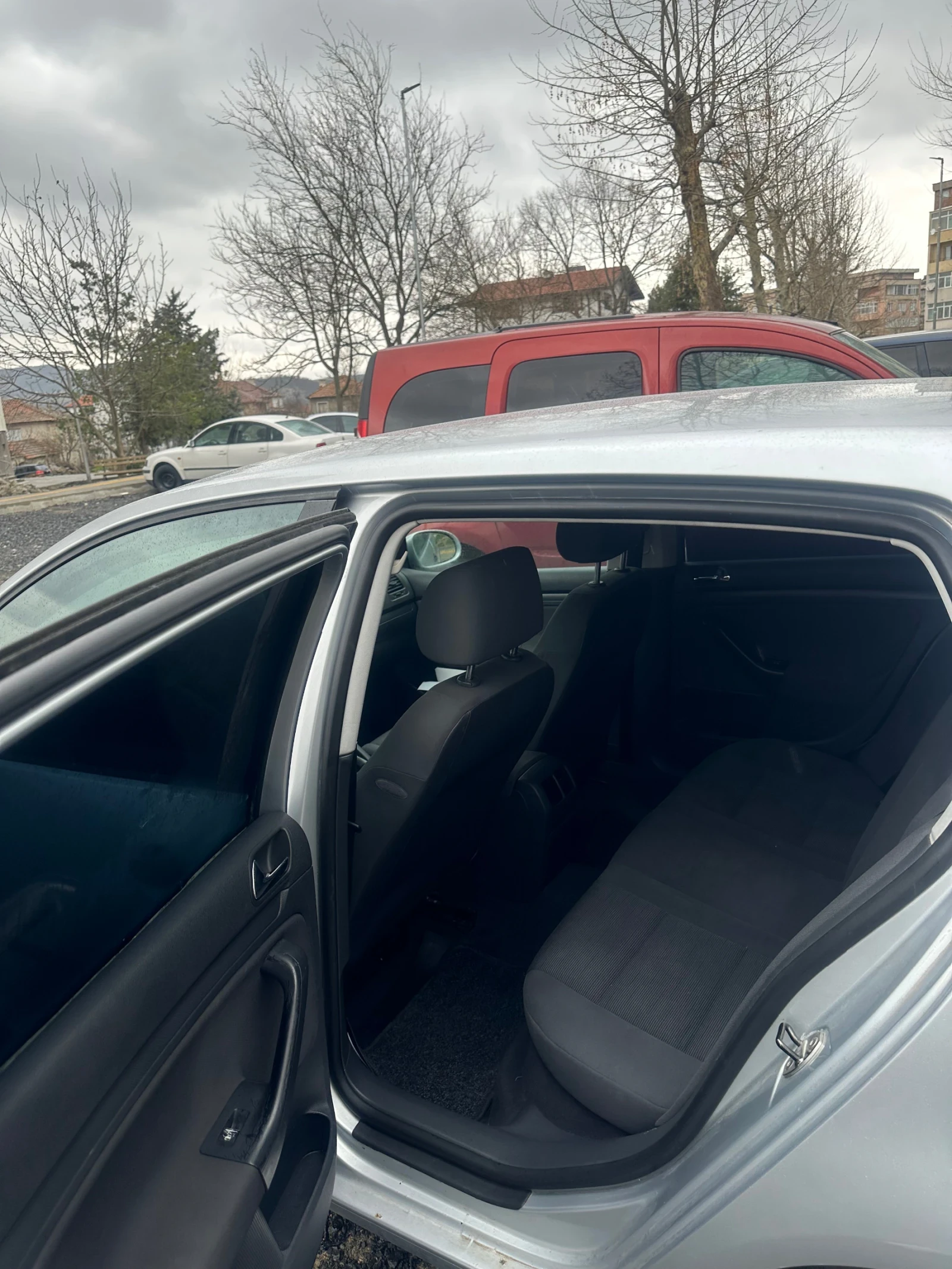 VW Golf, снимка 5 - Автомобили и джипове - 56247077