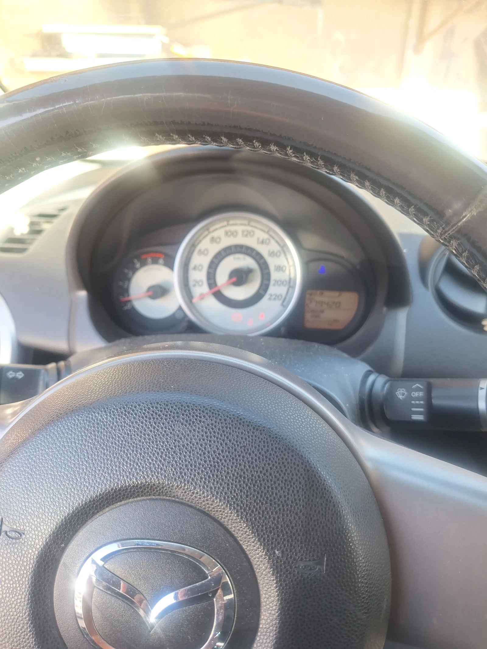 Mazda 2, снимка 2 - Автомобили и джипове - 56595121