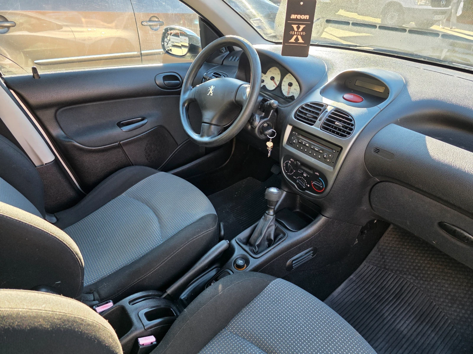 Peugeot 206 HDi, снимка 2 - Автомобили и джипове - 56627095