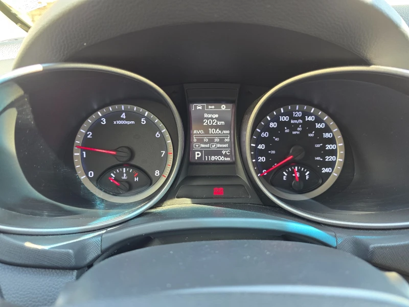 Hyundai Santa fe Sport 2.4 GDI-FWD, снимка 16 - Автомобили и джипове - 52624396