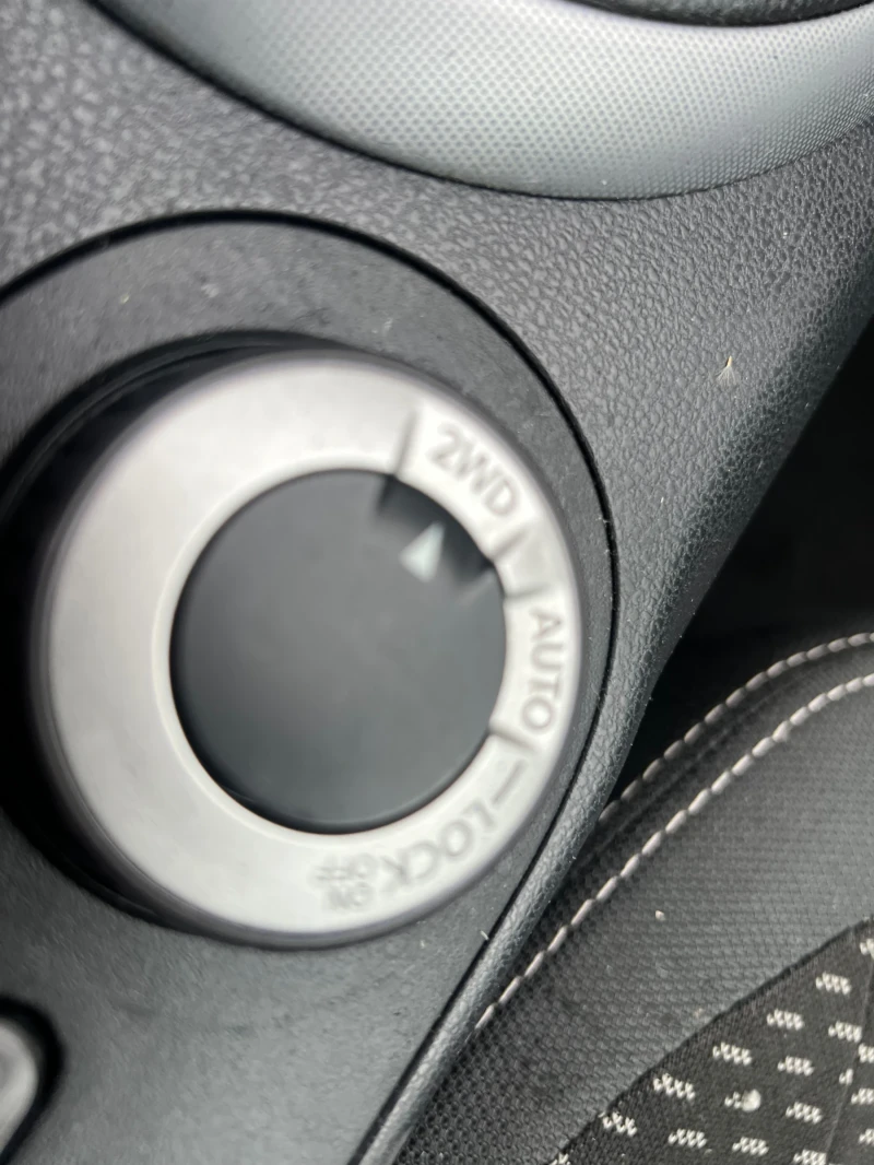 Nissan Qashqai 2.0cdi 4x4 klimatronik paktronik, снимка 12 - Автомобили и джипове - 52005802