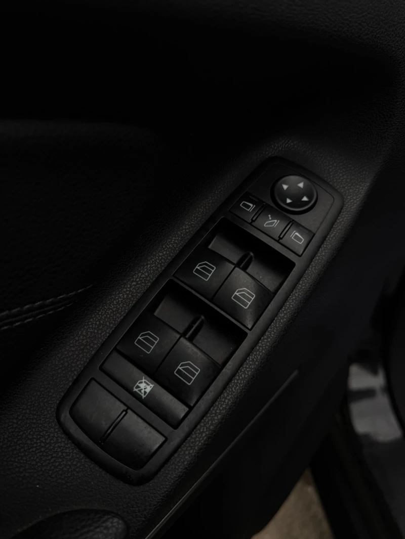 Mercedes-Benz ML 320 FACELIFT , снимка 9 - Автомобили и джипове - 53128486