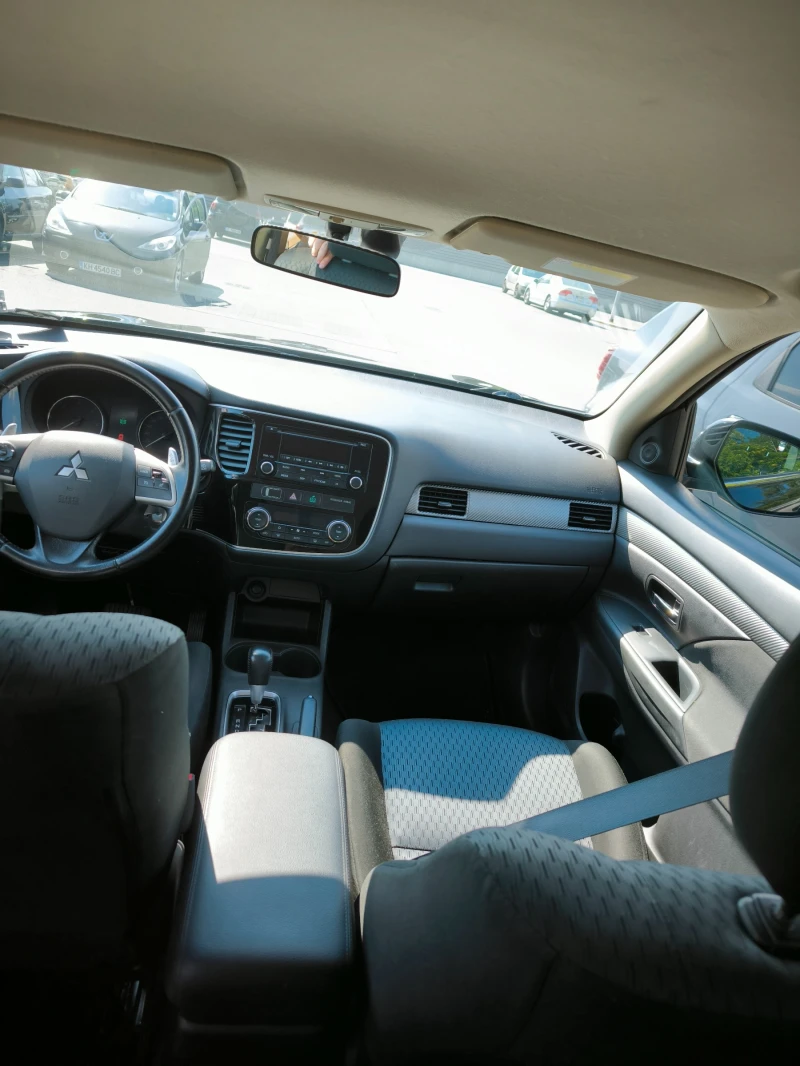 Mitsubishi Outlander, снимка 4 - Автомобили и джипове - 53270670