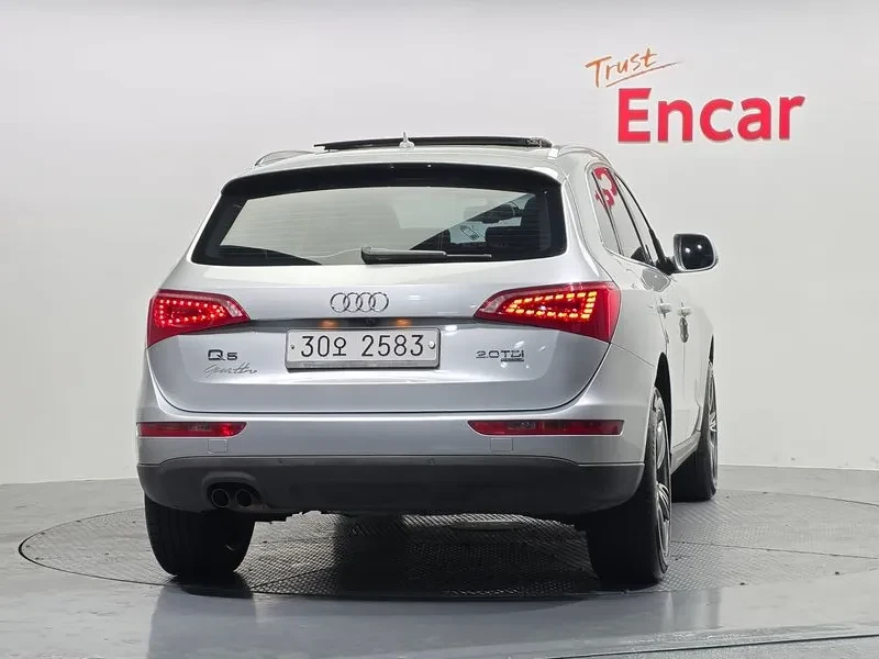 Audi Q5 2.0 TDI Quattro, снимка 4 - Автомобили и джипове - 55129976