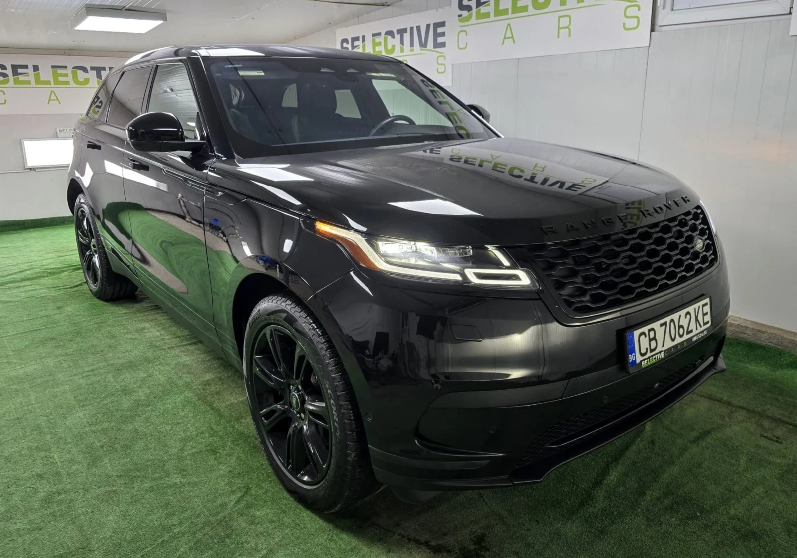 Land Rover Range Rover Velar S - AWD  - изображение 9