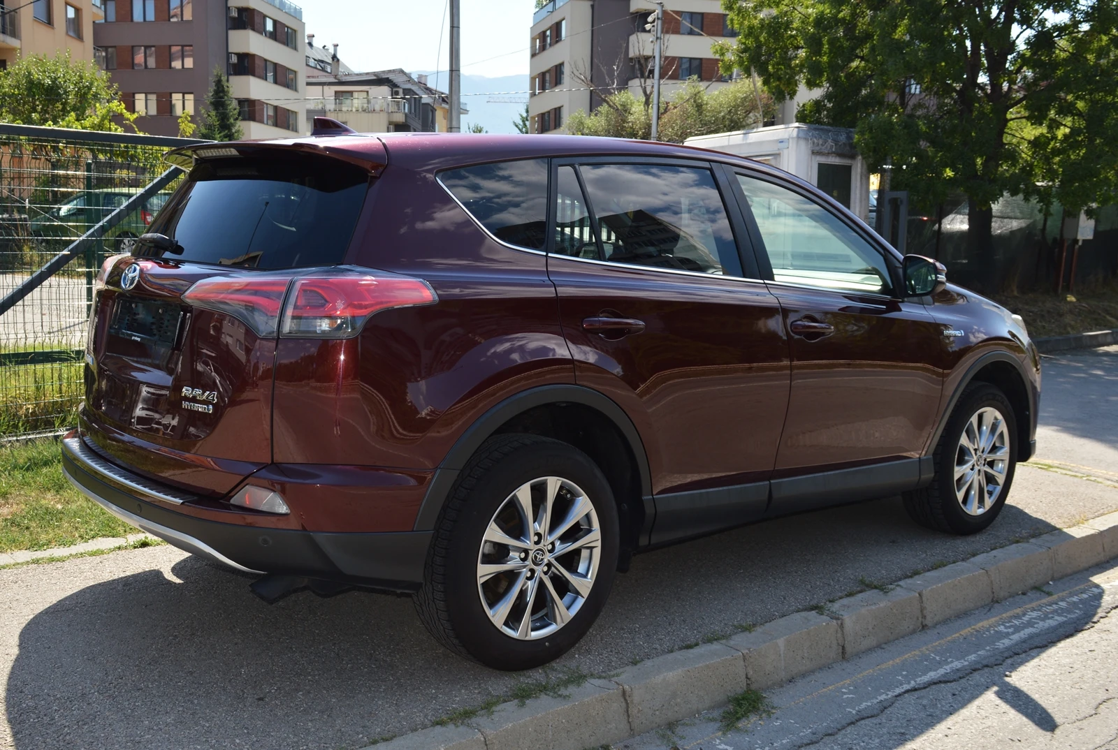 Toyota Rav4 2.5i AWD HYBRID FULL ШВЕЙЦАРИЯ - изображение 4