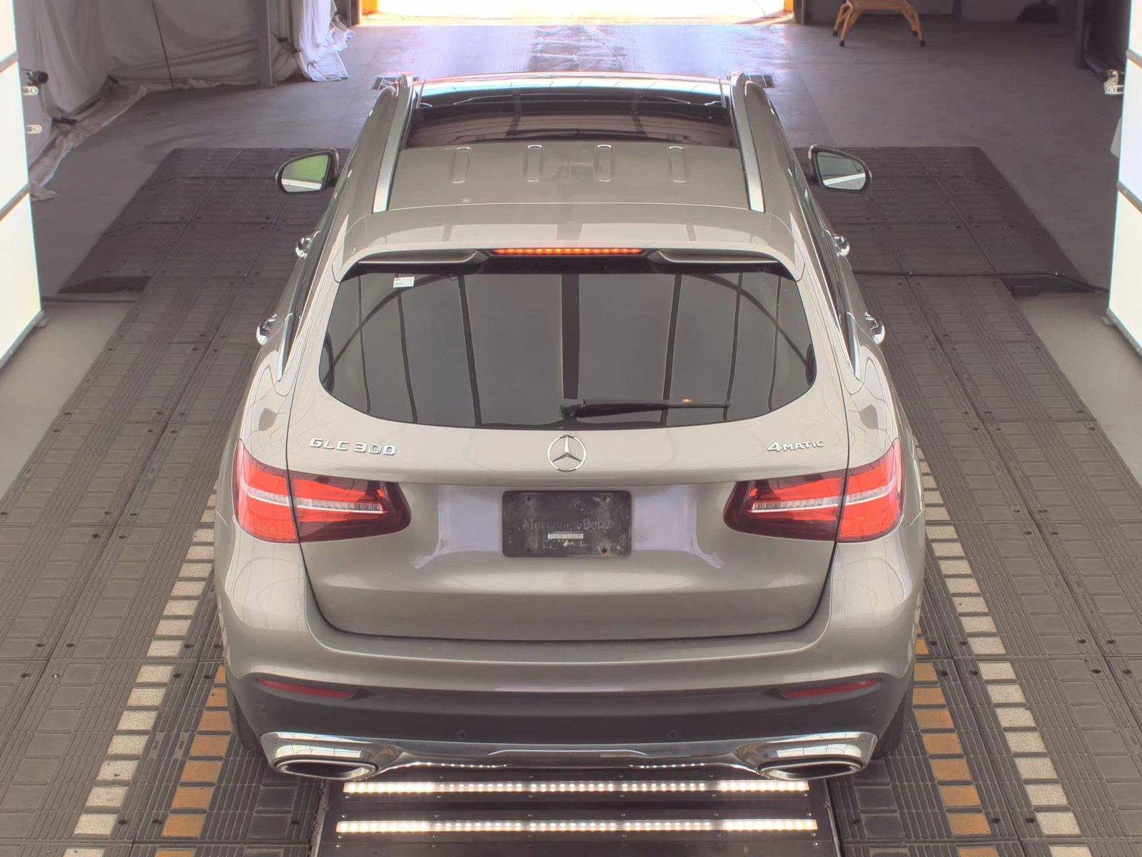 Mercedes-Benz GLC 300 4MATIC* Ambient* BURMESTER* 360* Пано* Дистроник*  - изображение 5