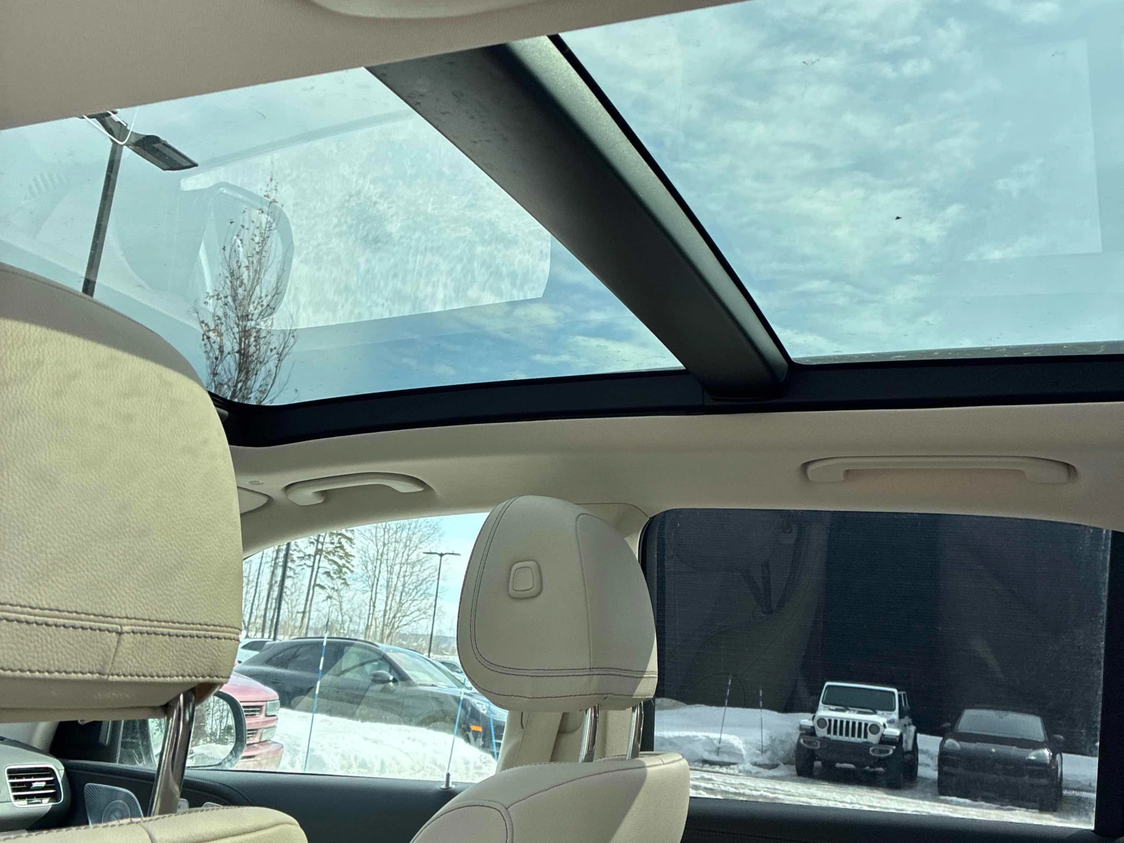 Mercedes-Benz GLE 350 CARFAX/ПАНОРАМА/ПОДГРЕВИ/BURMESTER, снимка 11 - Автомобили и джипове - 53714560