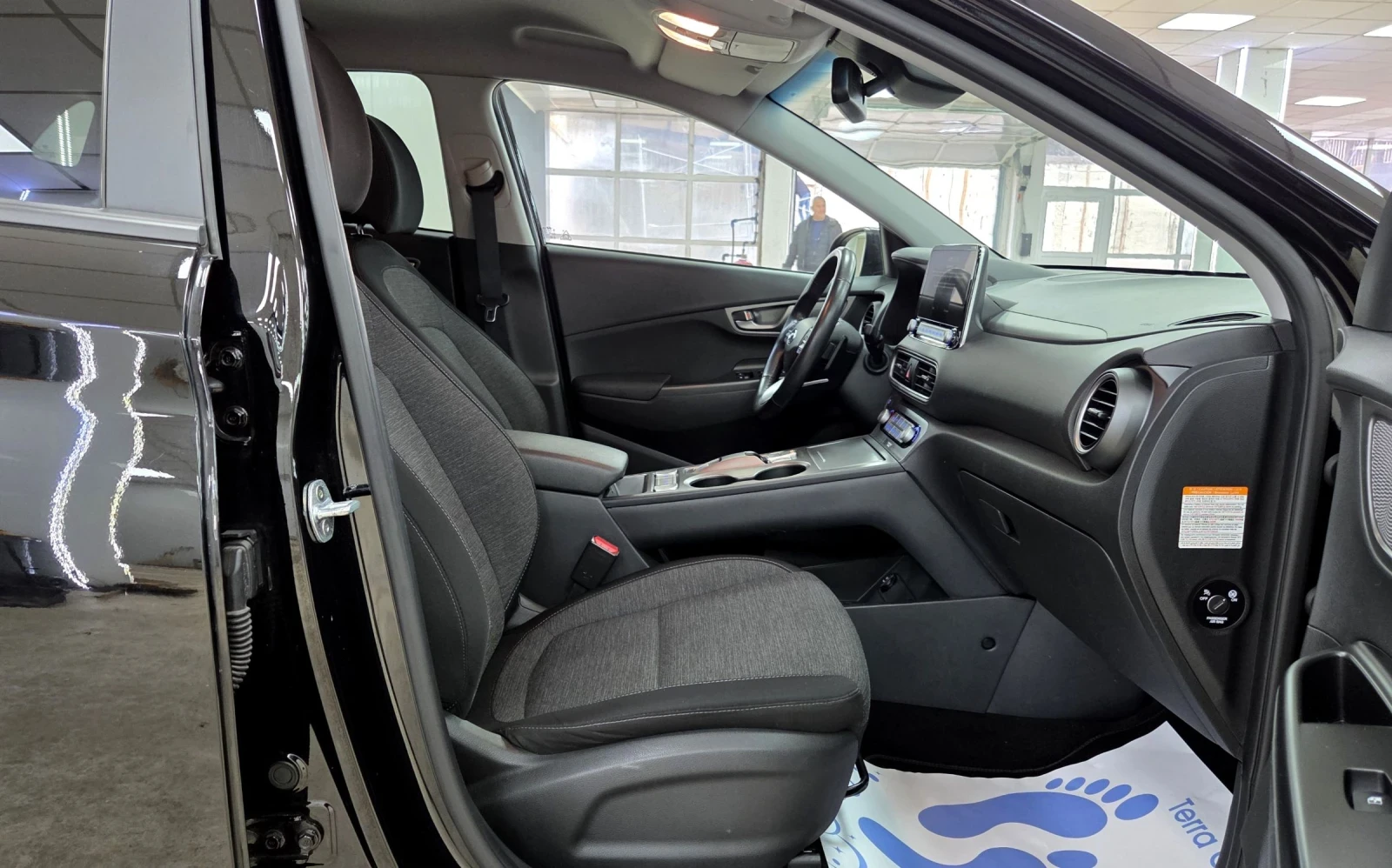 Hyundai Kona 64KWh/SOH100%/Blue Link, снимка 10 - Автомобили и джипове - 53990419