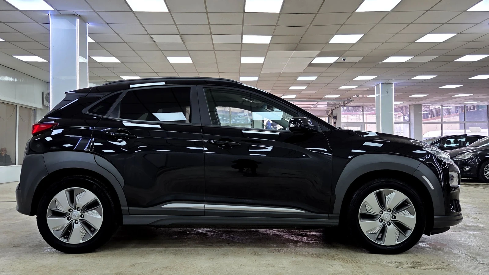 Hyundai Kona 64KWh/SOH100%/Blue Link, снимка 2 - Автомобили и джипове - 53990419