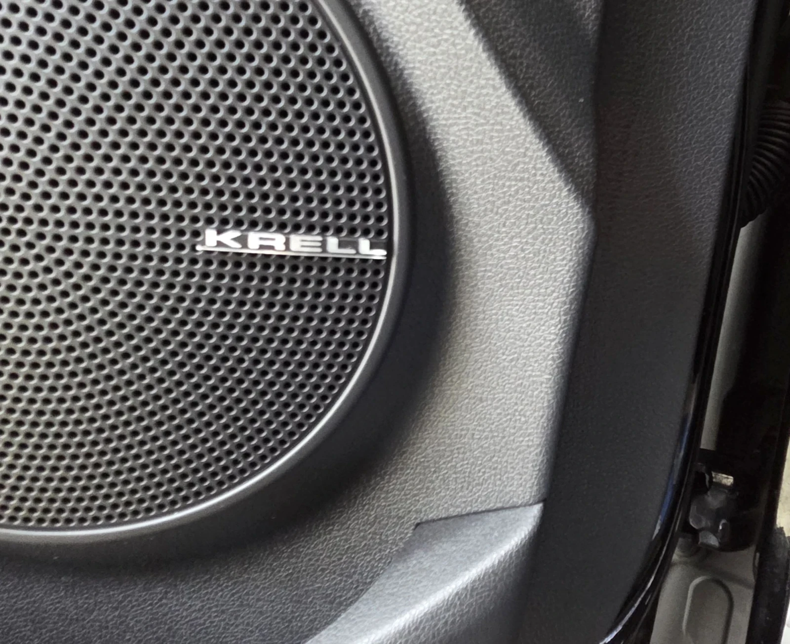 Hyundai Kona 64KWh/SOH100%/Blue Link, снимка 14 - Автомобили и джипове - 53990419