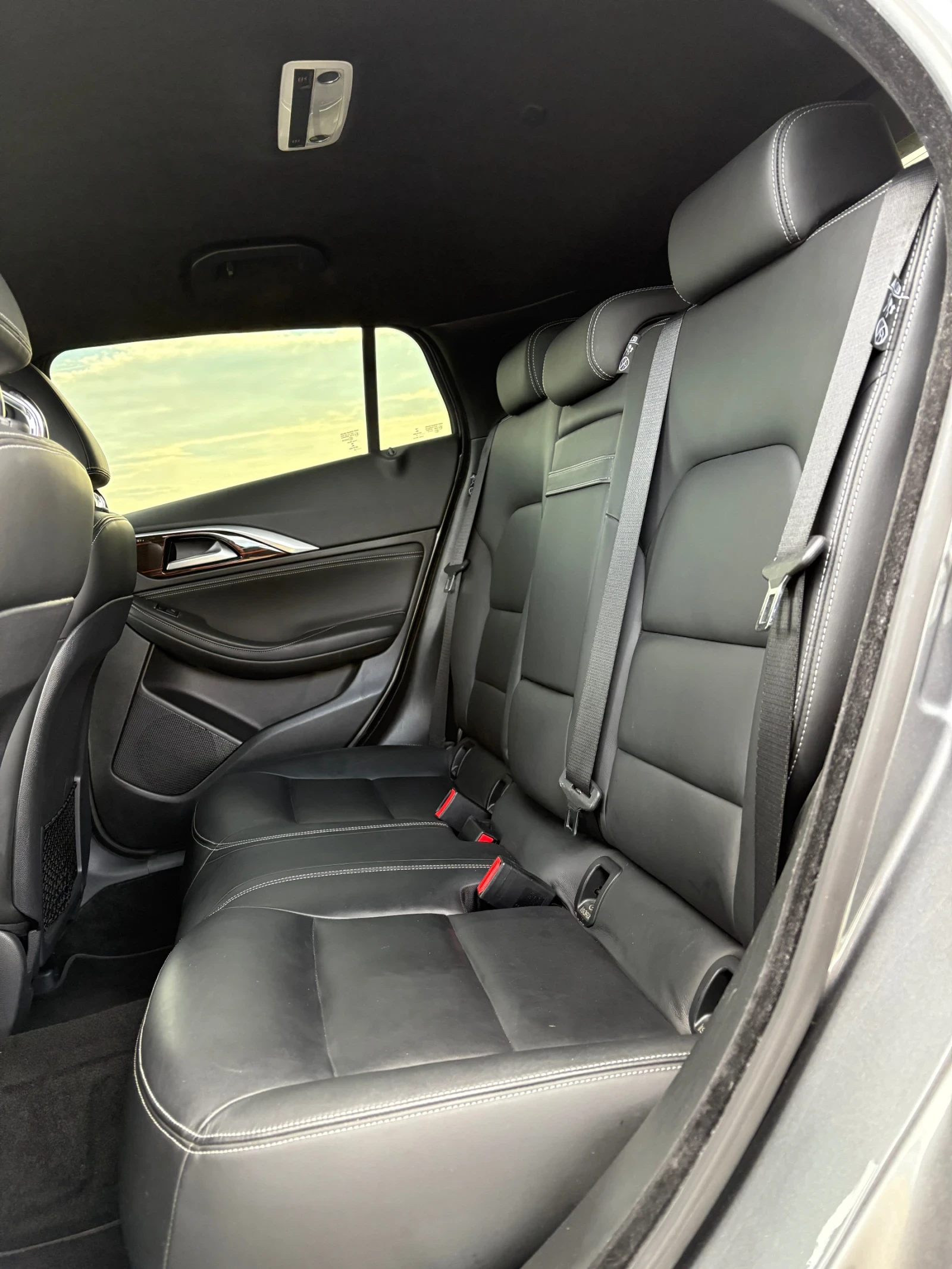 Infiniti Q30 2.2 Premium AWD, снимка 12 - Автомобили и джипове - 54120771