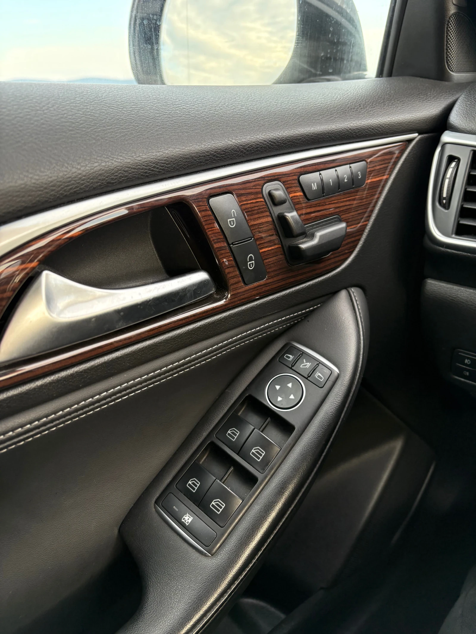 Infiniti Q30 2.2 Premium AWD, снимка 9 - Автомобили и джипове - 54120771