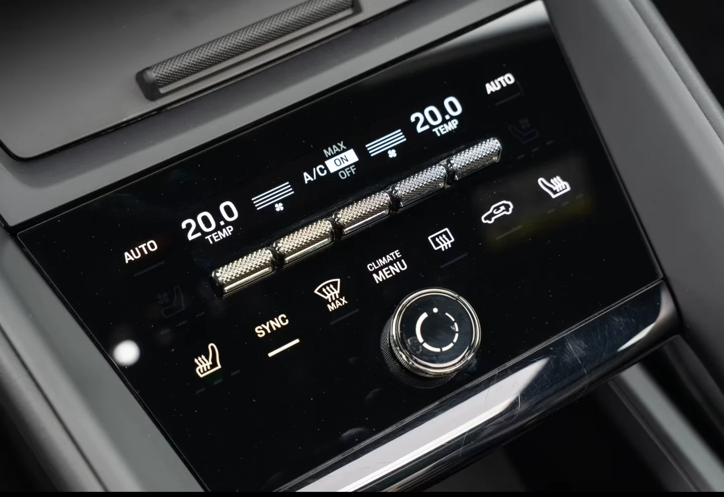 Porsche Macan 4* ELECTRIC* PASM* PANO* CAM* CARPLAY* , снимка 10 - Автомобили и джипове - 54263765