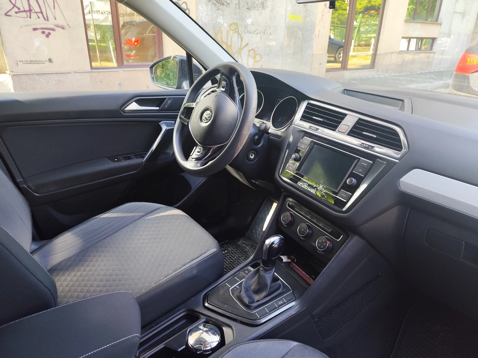 VW Tiguan, снимка 4 - Автомобили и джипове - 54765366