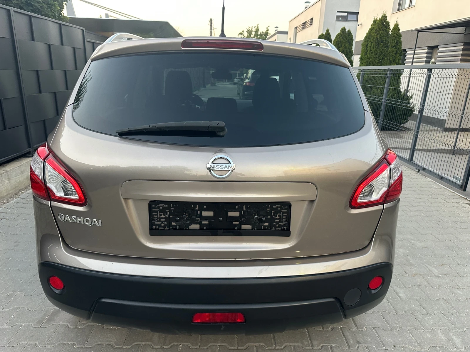 Nissan Qashqai 1.5DCI-110k.c-КАМЕРА+ НАВИ, снимка 5 - Автомобили и джипове - 55669373