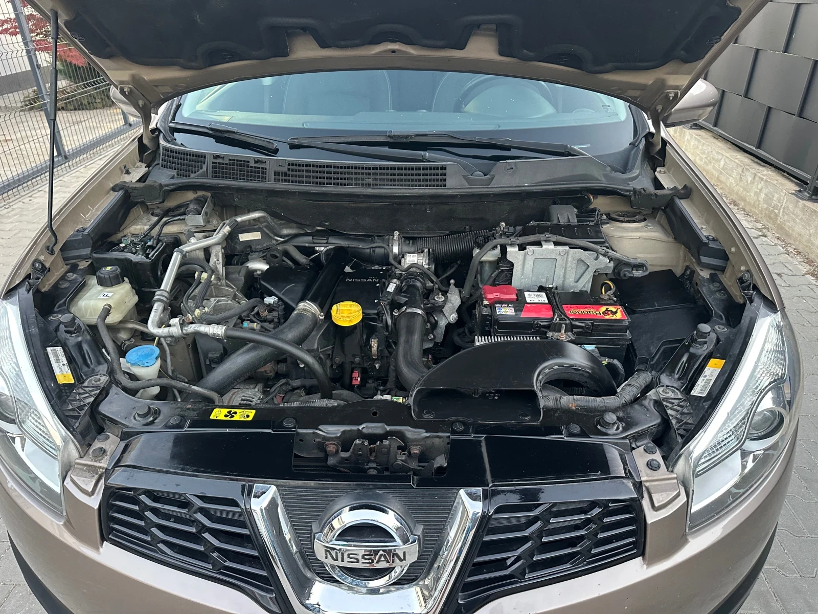 Nissan Qashqai 1.5DCI-110k.c-КАМЕРА+ НАВИ, снимка 16 - Автомобили и джипове - 55669373