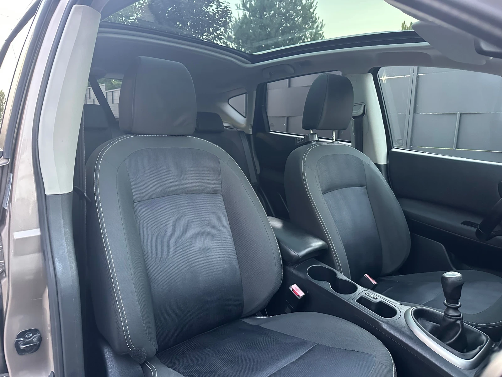 Nissan Qashqai 1.5DCI-110k.c-КАМЕРА+ НАВИ, снимка 13 - Автомобили и джипове - 55669373