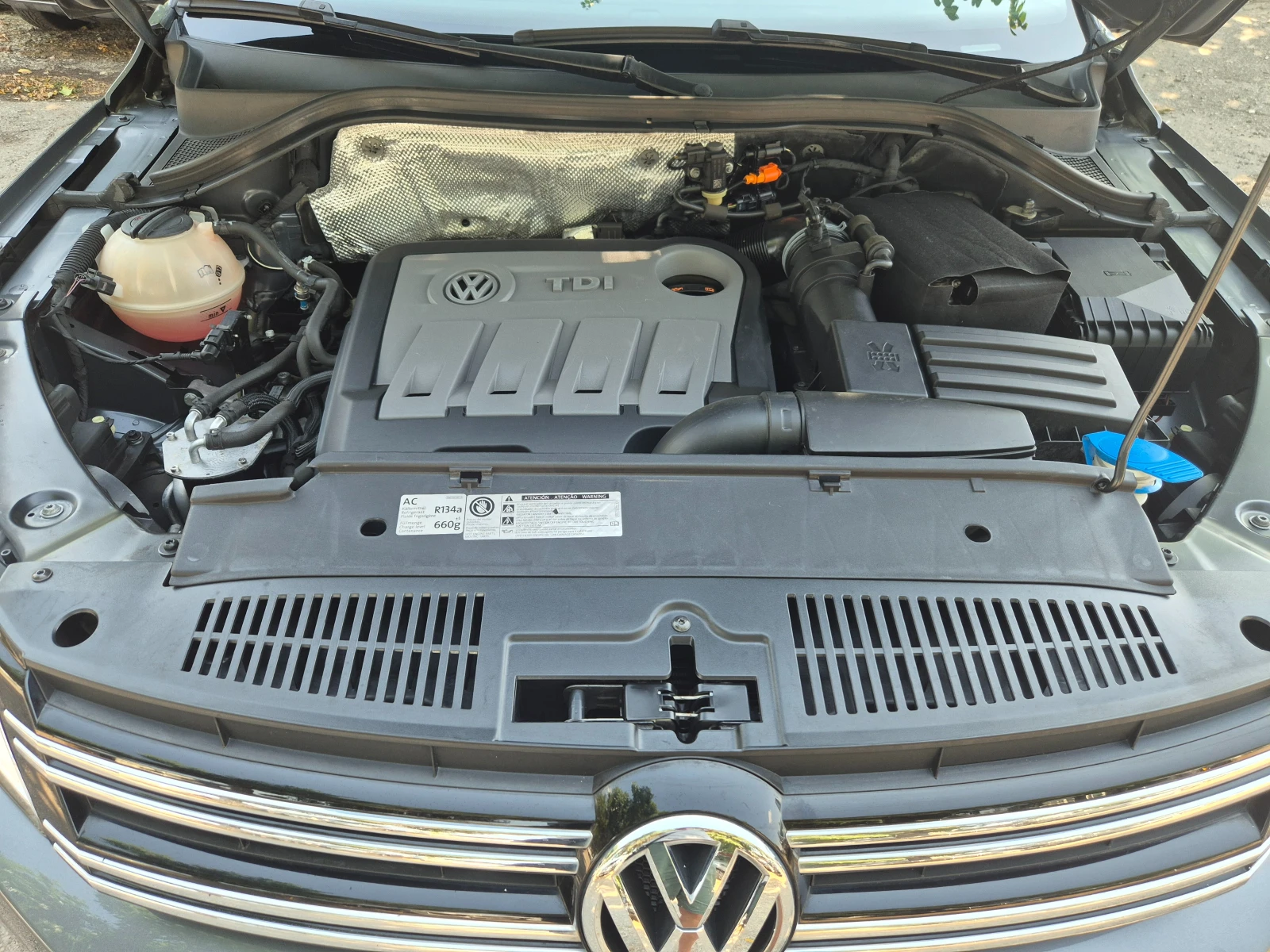 VW Tiguan 2.0TDI 4 MOTION NAVI PARK ASISTENS БЕЗ ЗАБЕЛЕЖКИ , снимка 17 - Автомобили и джипове - 55843999