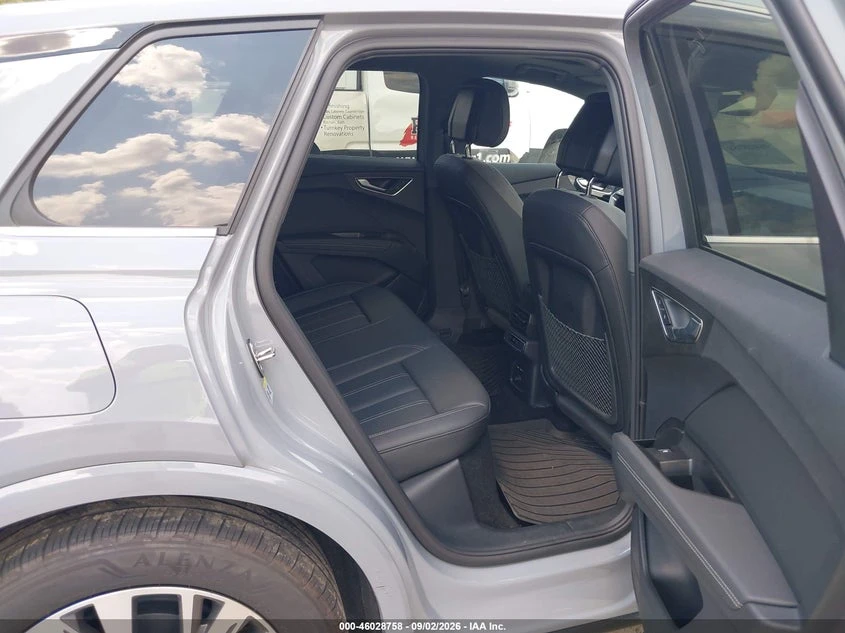 Audi Q4 E-Tron Premium 45 Rwd, снимка 8 - Автомобили и джипове - 56366050
