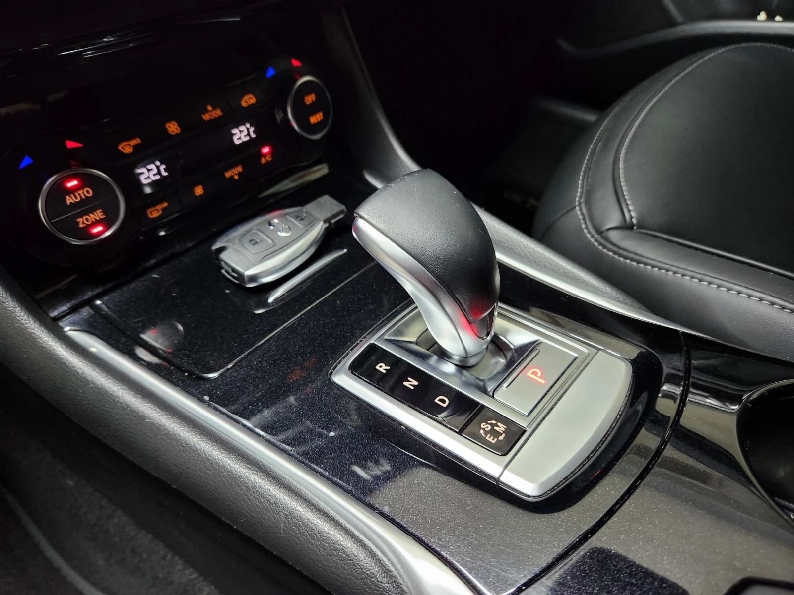 Infiniti Q30 2.0Т AWD, снимка 15 - Автомобили и джипове - 56711848