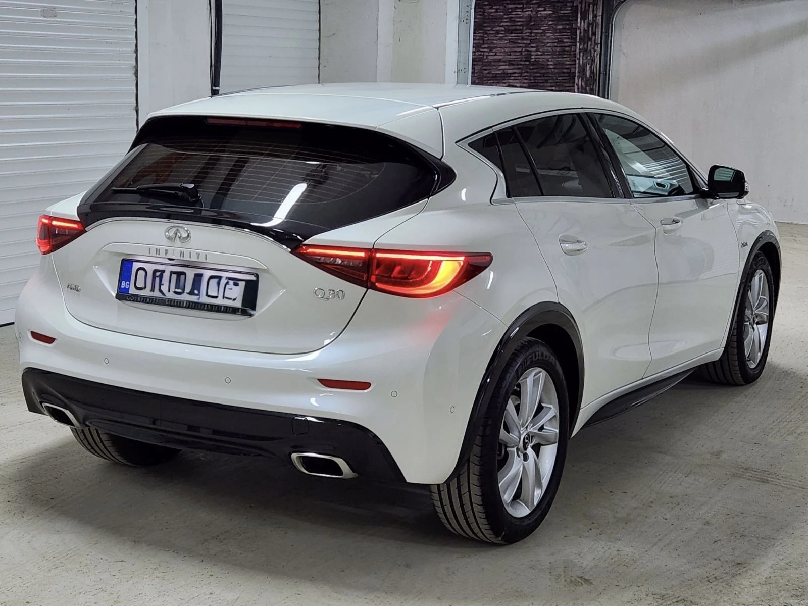 Infiniti Q30 2.0Т AWD, снимка 4 - Автомобили и джипове - 56711848