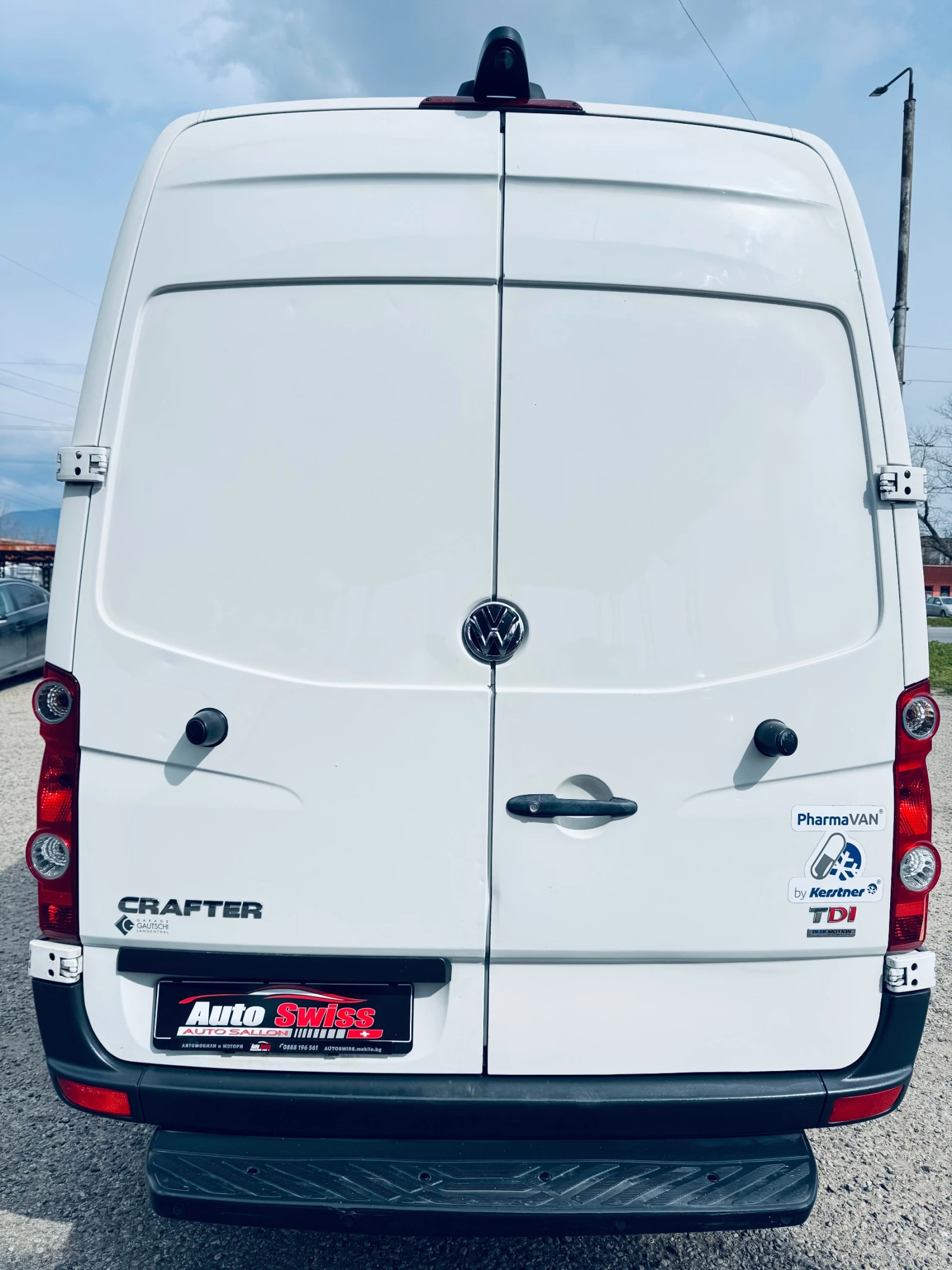 VW Crafter ХЛАДИЛЕН Нов внос Швейцария ТОП СЪСТОЯНИЕ, снимка 5 - Бусове и автобуси - 53915177