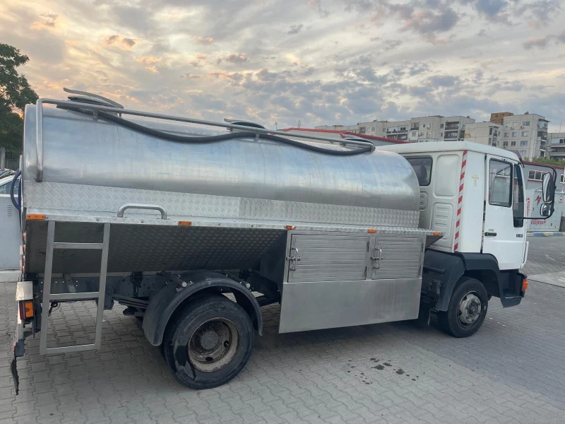 Man 8.163 Млековоз, снимка 3 - Камиони - 52117176