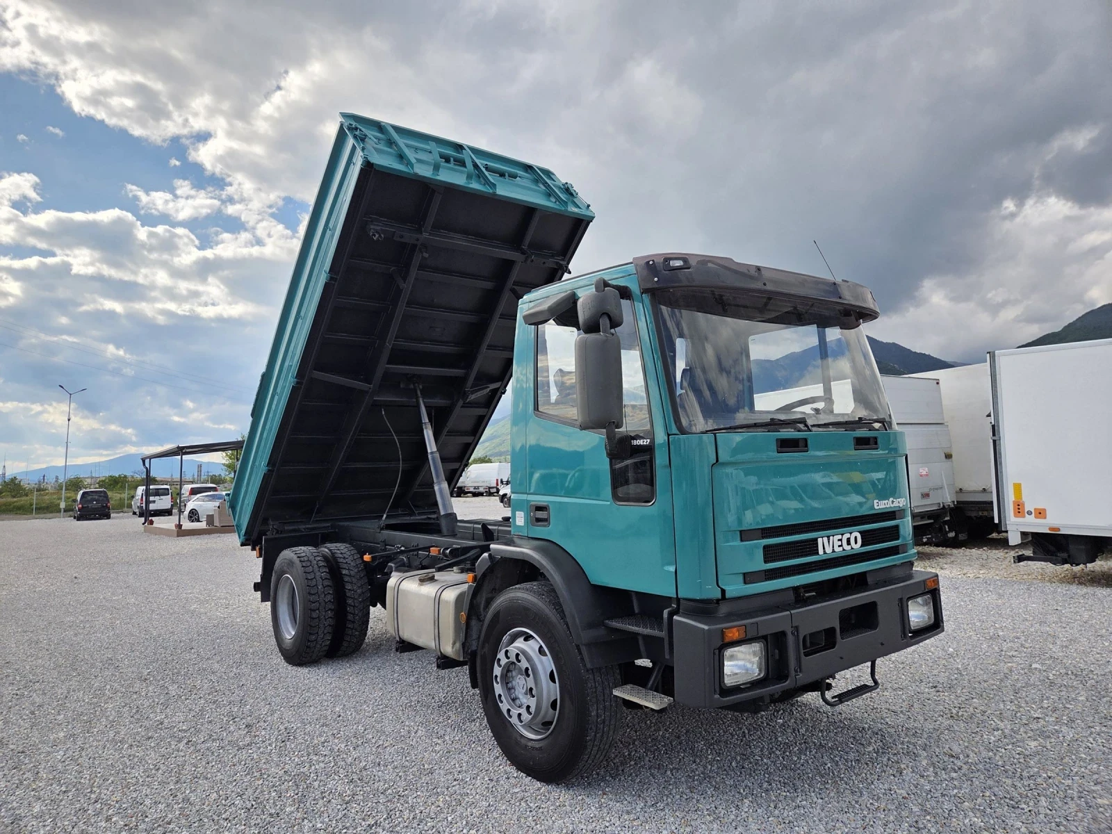 Iveco Eurocargo 180E27, Тристранен самосвал - изображение 7