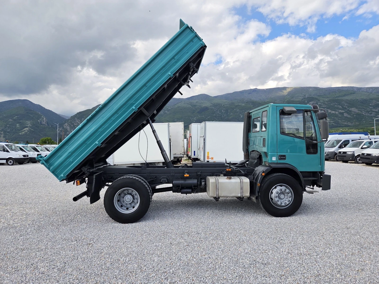 Iveco Eurocargo 180E27, Тристранен самосвал - изображение 6