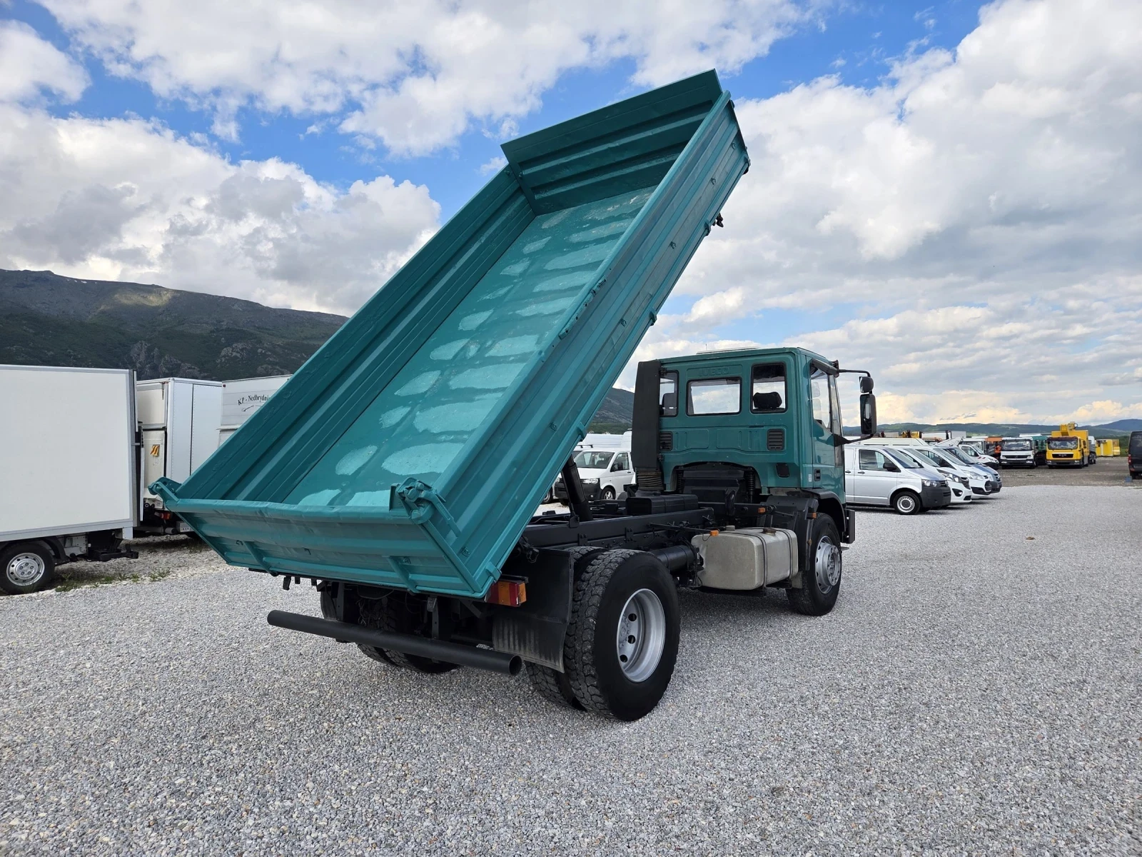Iveco Eurocargo 180E27, Тристранен самосвал - изображение 5