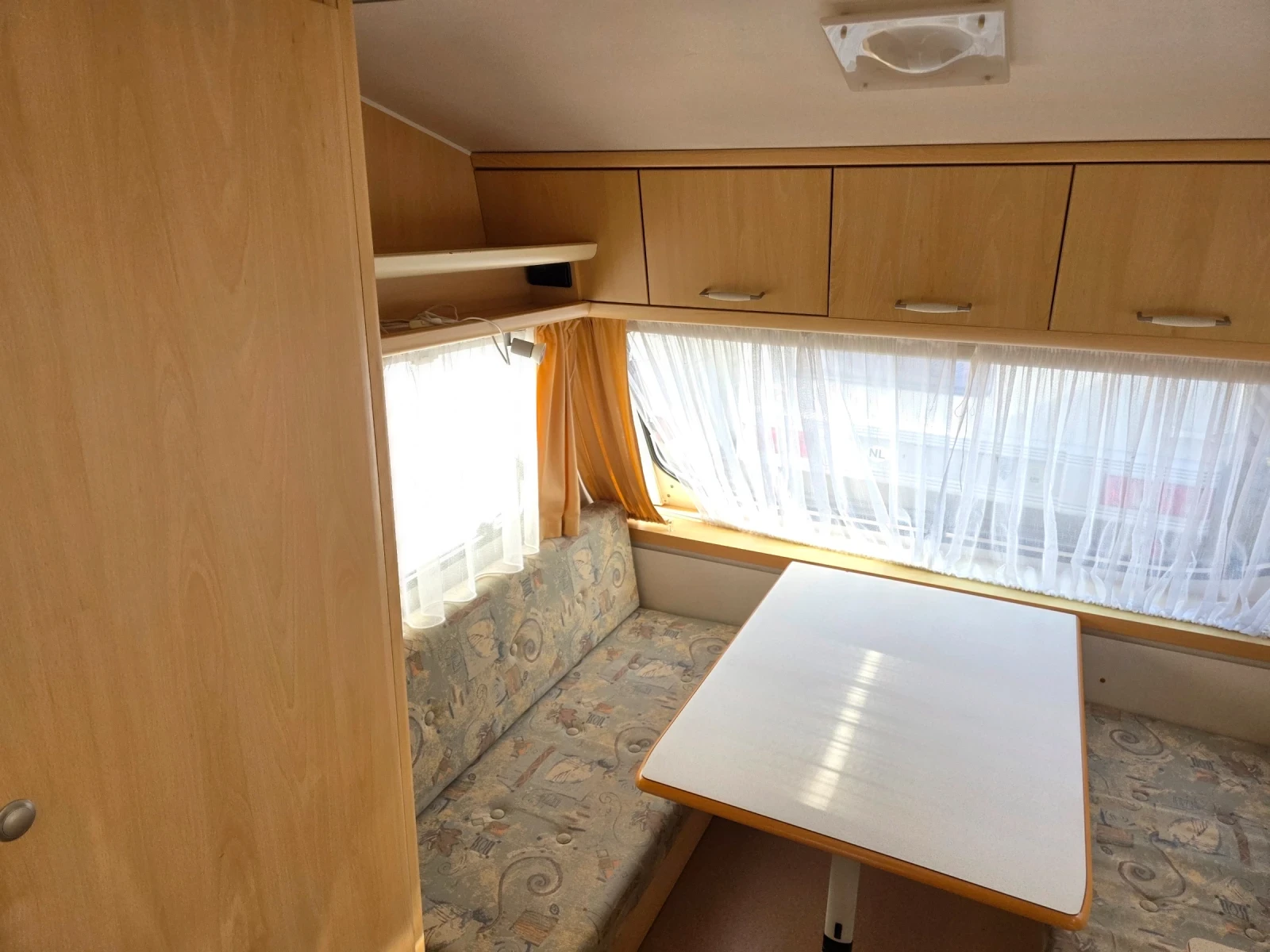 Каравана ABI CHATEAU CARATT 390, снимка 9 - Каравани и кемпери - 54677486